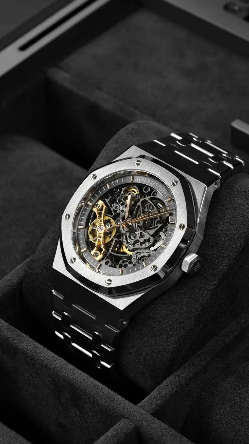 Audemars Piguet Royal Oak Offshore Pavé Chronograph, White gold, fully diamond-pavé, Chronograph, Rubber strap